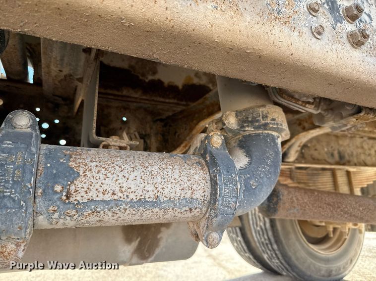 image for item EJ3643 2000 Ford F650 Super Duty XL water truck