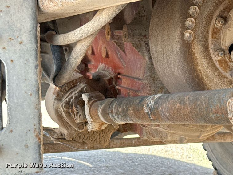 image for item EJ3643 2000 Ford F650 Super Duty XL water truck