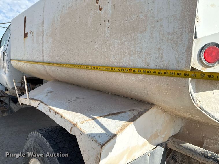 image for item EJ3643 2000 Ford F650 Super Duty XL water truck