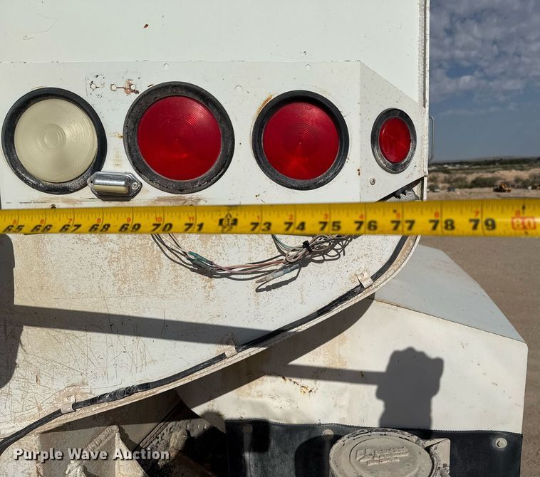 image for item EJ3643 2000 Ford F650 Super Duty XL water truck