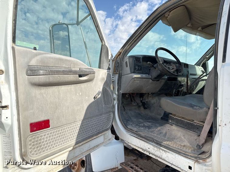 image for item EJ3643 2000 Ford F650 Super Duty XL water truck