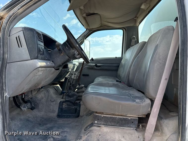 image for item EJ3643 2000 Ford F650 Super Duty XL water truck