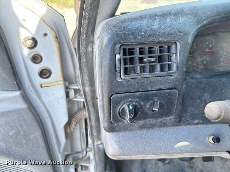 image for item EJ3643 2000 Ford F650 Super Duty XL water truck