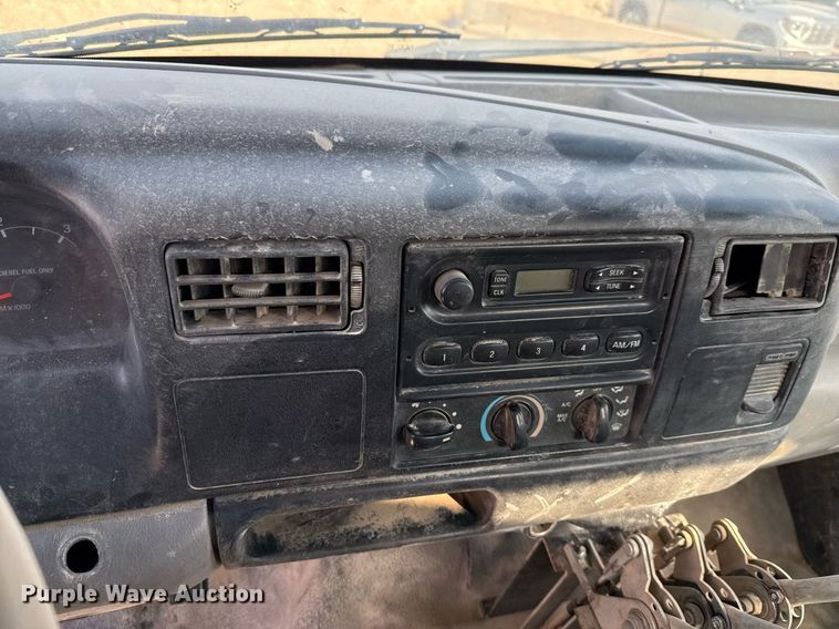 image for item EJ3643 2000 Ford F650 Super Duty XL water truck