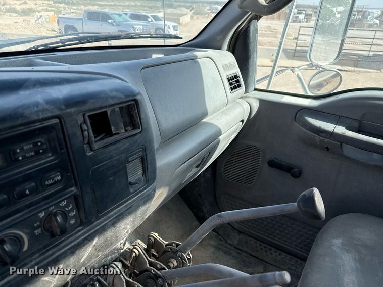 image for item EJ3643 2000 Ford F650 Super Duty XL water truck