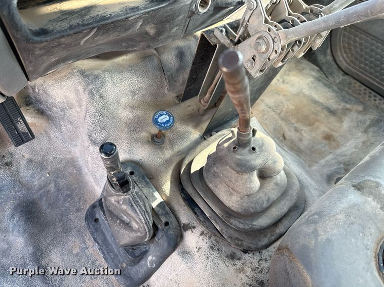 image for item EJ3643 2000 Ford F650 Super Duty XL water truck