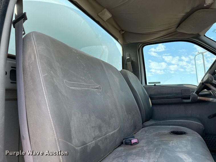 image for item EJ3643 2000 Ford F650 Super Duty XL water truck