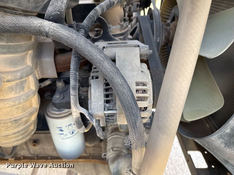 image for item EJ3643 2000 Ford F650 Super Duty XL water truck