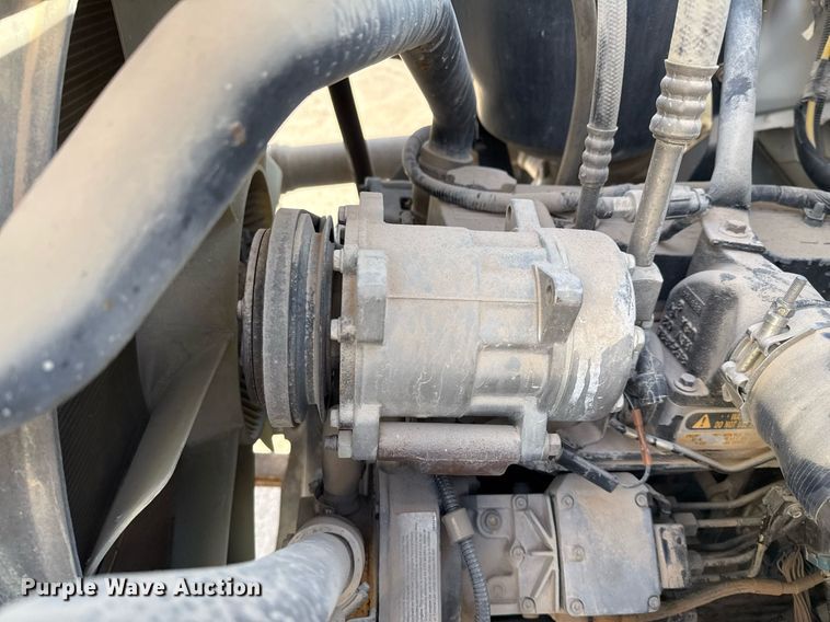 image for item EJ3643 2000 Ford F650 Super Duty XL water truck