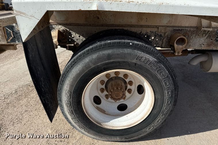 image for item EJ3643 2000 Ford F650 Super Duty XL water truck