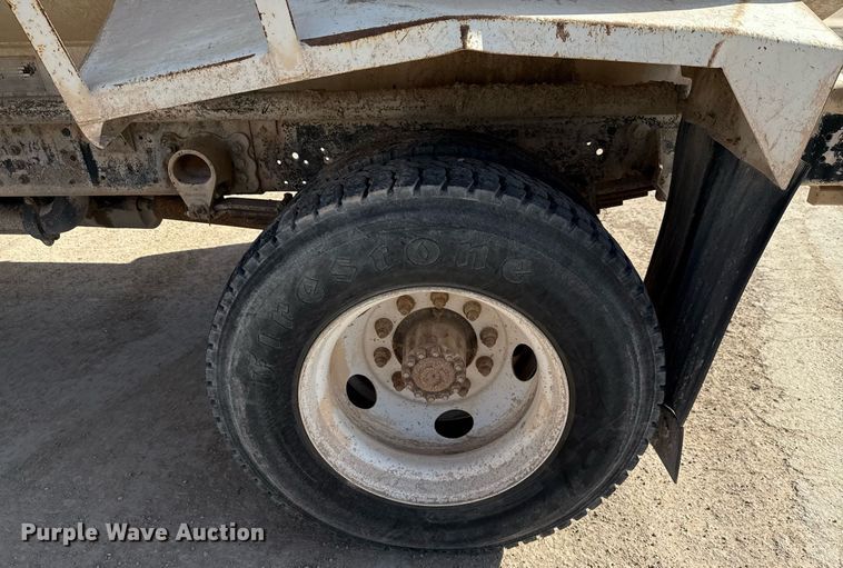 image for item EJ3643 2000 Ford F650 Super Duty XL water truck