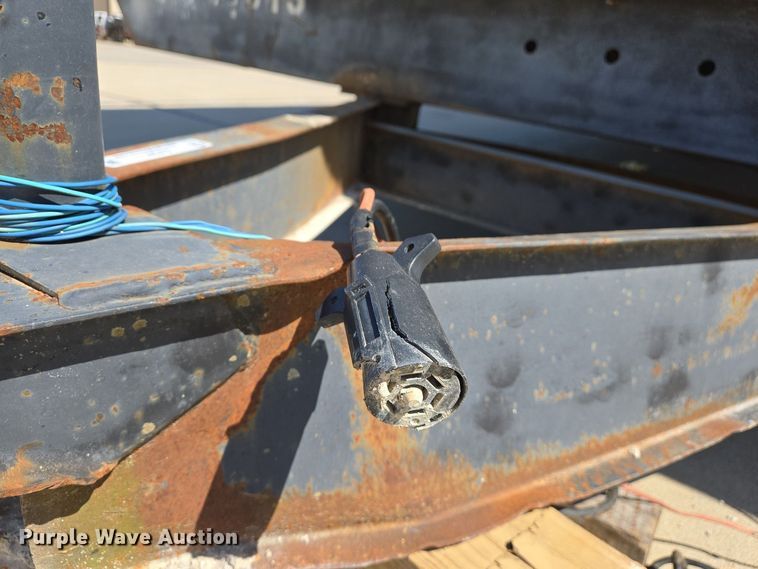 image for item EJ7381 1999 Pac Van office trailer