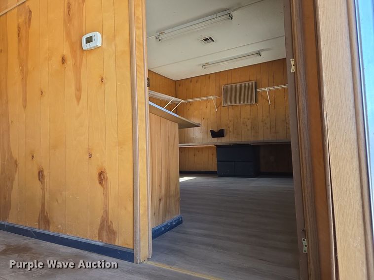 image for item EJ7381 1999 Pac Van office trailer