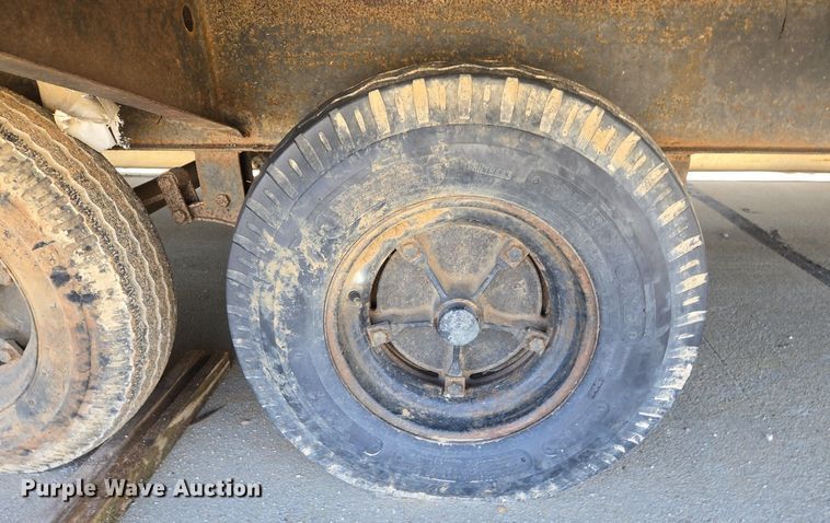 image for item EJ7381 1999 Pac Van office trailer