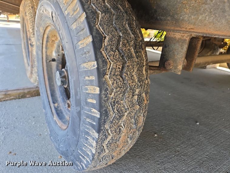 image for item EJ7381 1999 Pac Van office trailer