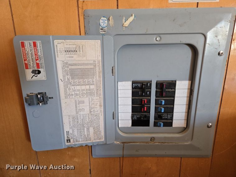 image for item EJ7381 1999 Pac Van office trailer