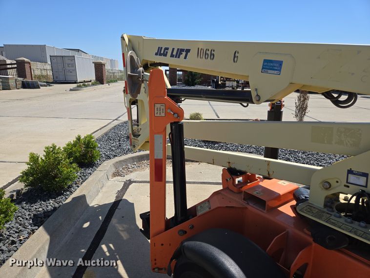 image for item EJ7385 2017 JLG Lift T350 boomlift