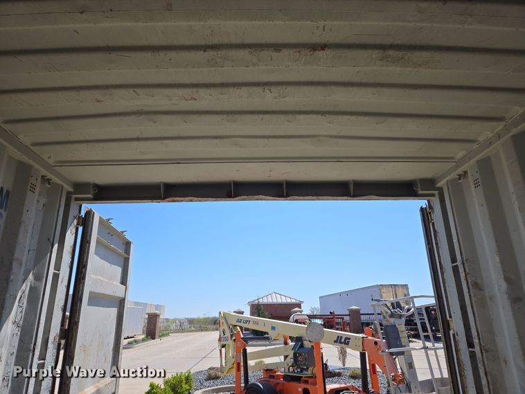 image for item EJ7388 2009 shipping container