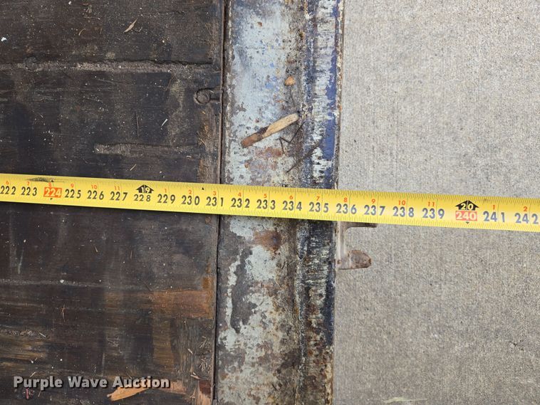 image for item EJ7389 2009 shipping container