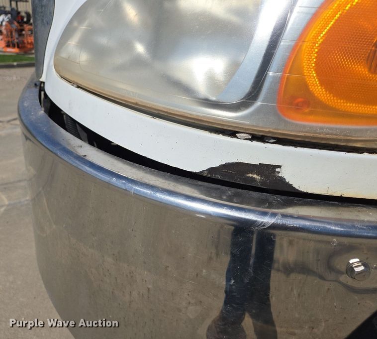 image for item EJ7392 2008 Peterbilt 340 dump truck