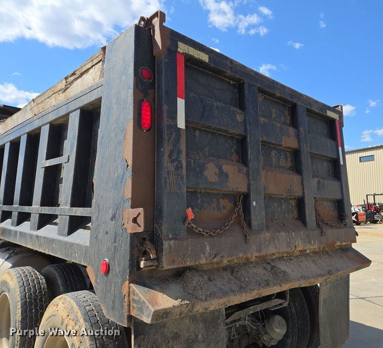 image for item EJ7392 2008 Peterbilt 340 dump truck