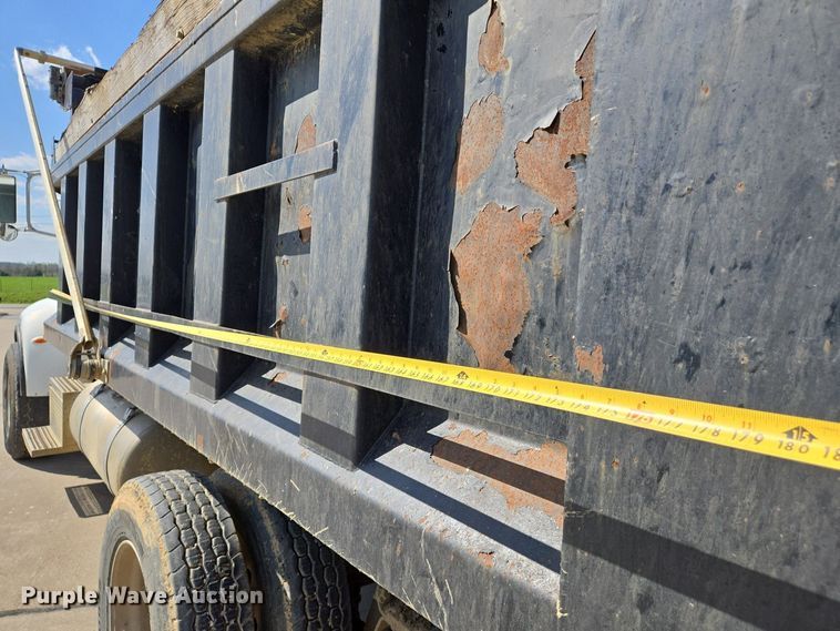 image for item EJ7392 2008 Peterbilt 340 dump truck