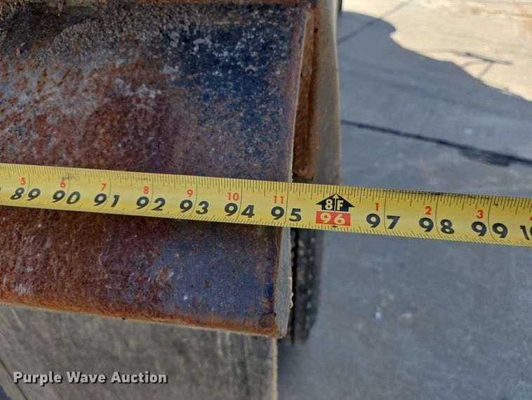 image for item EJ7392 2008 Peterbilt 340 dump truck