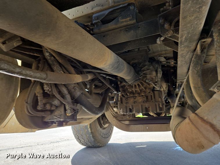 image for item EJ7392 2008 Peterbilt 340 dump truck