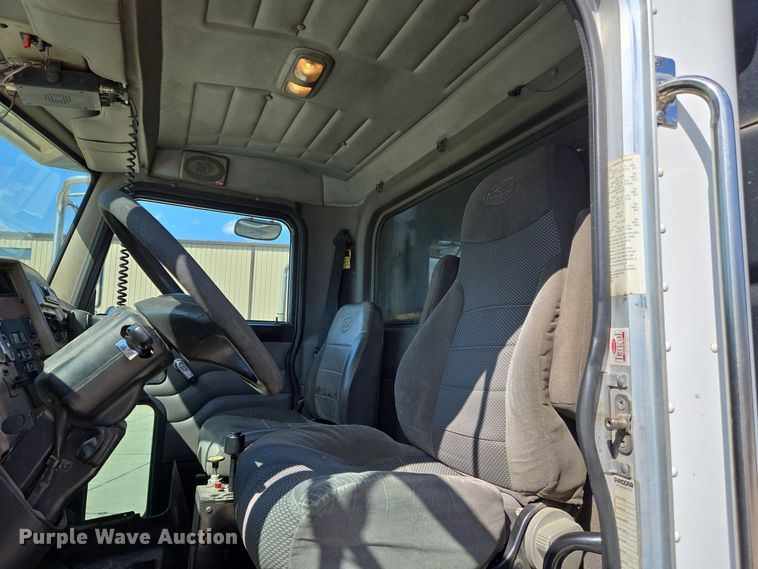 image for item EJ7392 2008 Peterbilt 340 dump truck