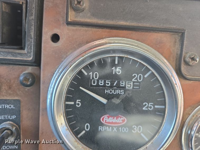 image for item EJ7392 2008 Peterbilt 340 dump truck