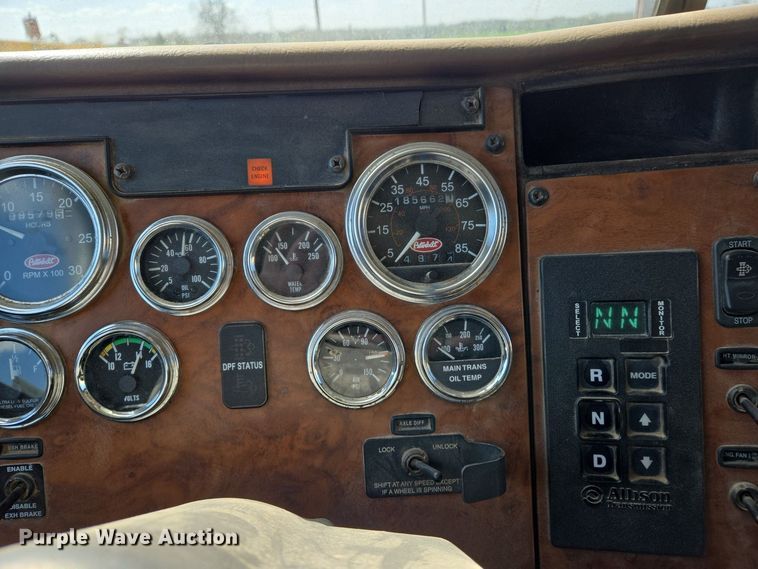 image for item EJ7392 2008 Peterbilt 340 dump truck