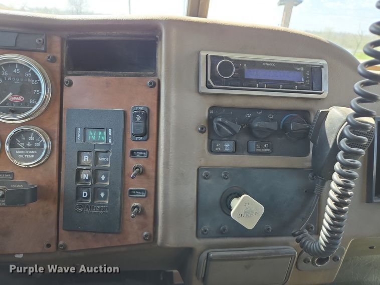 image for item EJ7392 2008 Peterbilt 340 dump truck