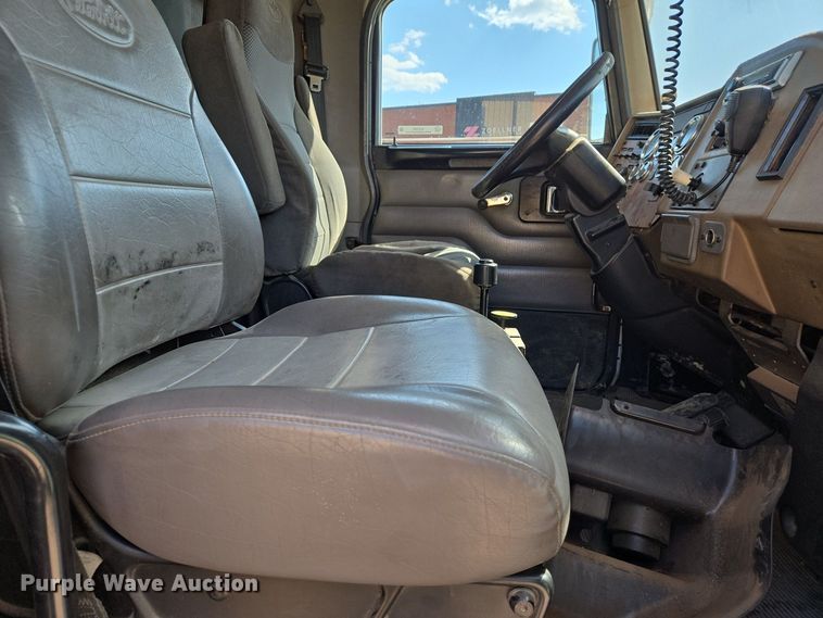 image for item EJ7392 2008 Peterbilt 340 dump truck