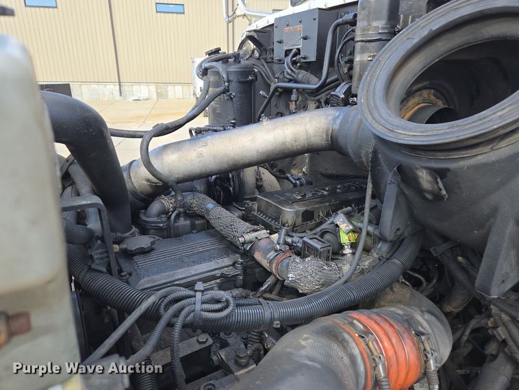 image for item EJ7392 2008 Peterbilt 340 dump truck