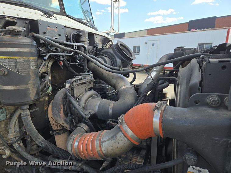 image for item EJ7392 2008 Peterbilt 340 dump truck