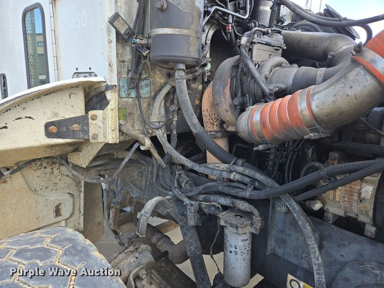 image for item EJ7392 2008 Peterbilt 340 dump truck