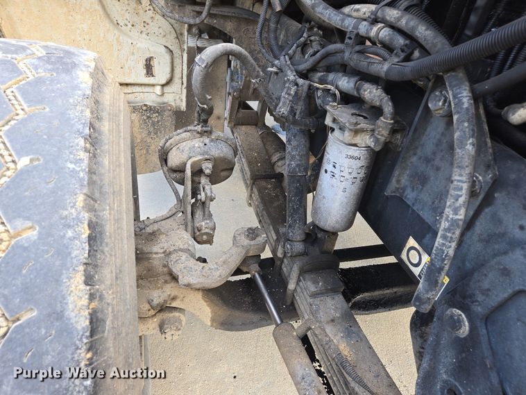 image for item EJ7392 2008 Peterbilt 340 dump truck