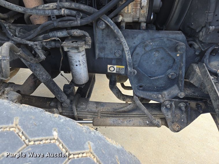 image for item EJ7392 2008 Peterbilt 340 dump truck