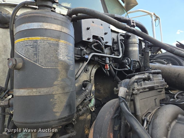 image for item EJ7392 2008 Peterbilt 340 dump truck