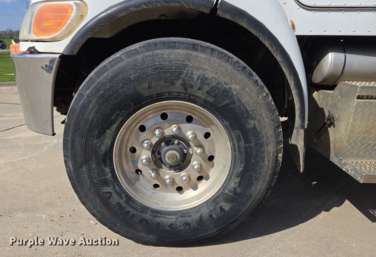 image for item EJ7392 2008 Peterbilt 340 dump truck