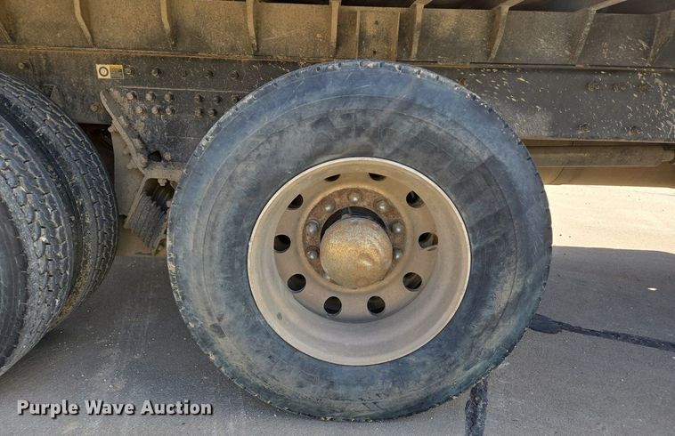 image for item EJ7392 2008 Peterbilt 340 dump truck