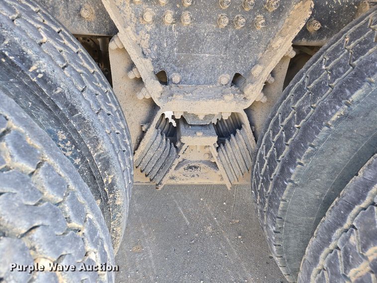 image for item EJ7392 2008 Peterbilt 340 dump truck