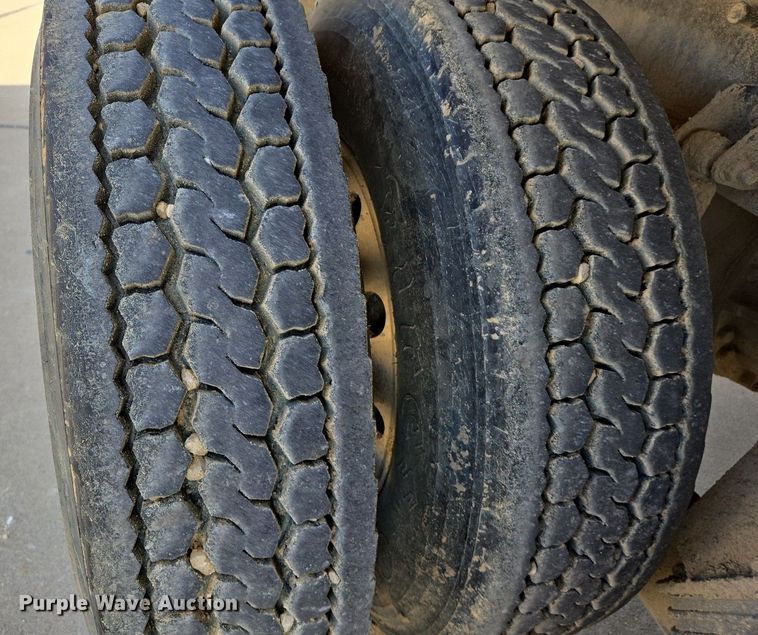 image for item EJ7392 2008 Peterbilt 340 dump truck