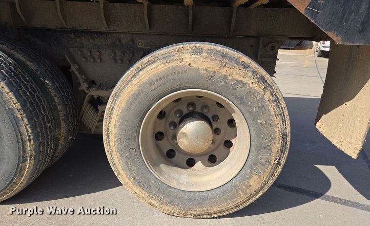 image for item EJ7392 2008 Peterbilt 340 dump truck