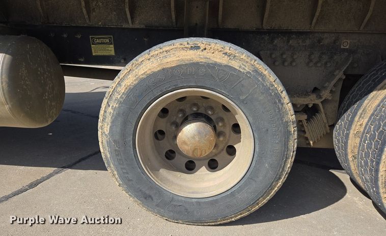 image for item EJ7392 2008 Peterbilt 340 dump truck