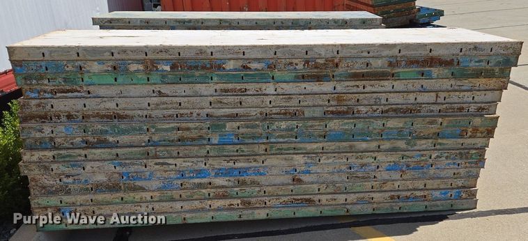 image for item EJ7394 Approximately 30 concrete forms