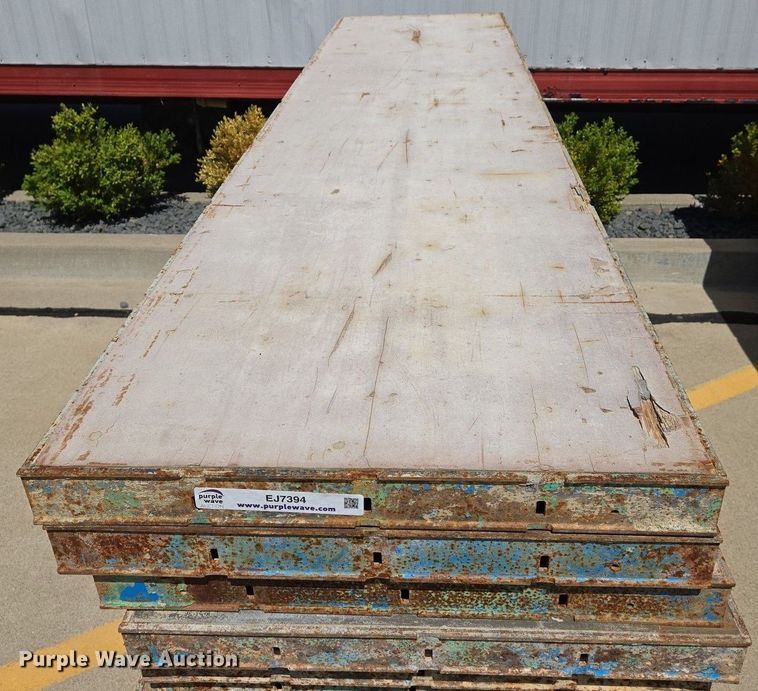 image for item EJ7394 Approximately 30 concrete forms