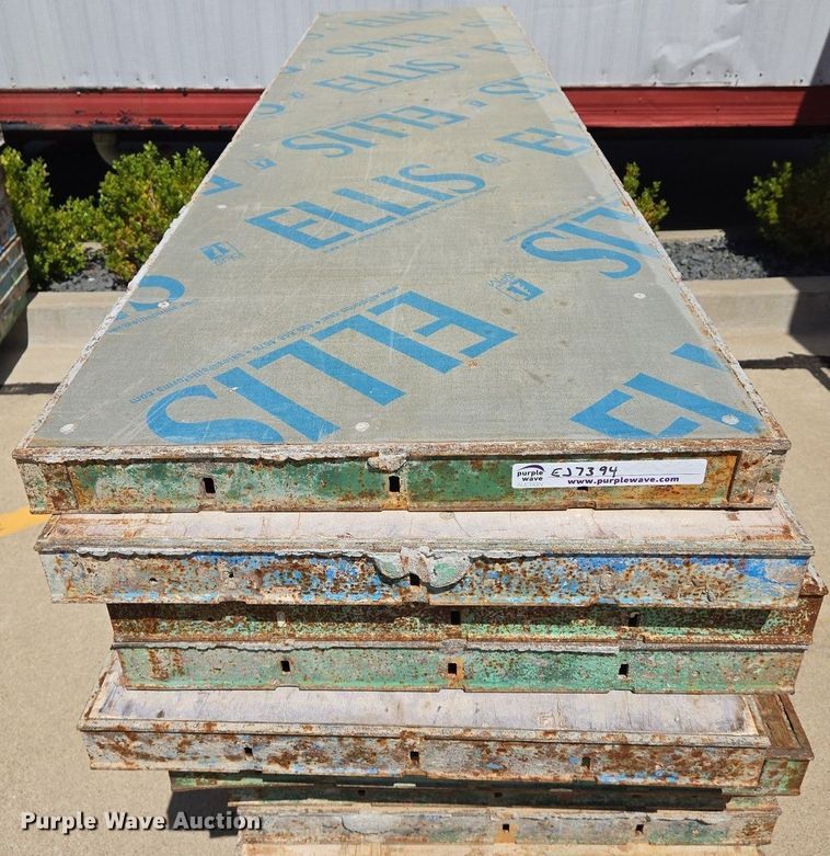 image for item EJ7394 Approximately 30 concrete forms