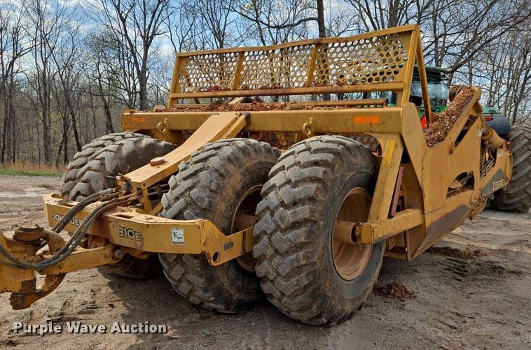 image for item EJ7399 2004 John Deere 1810E scraper