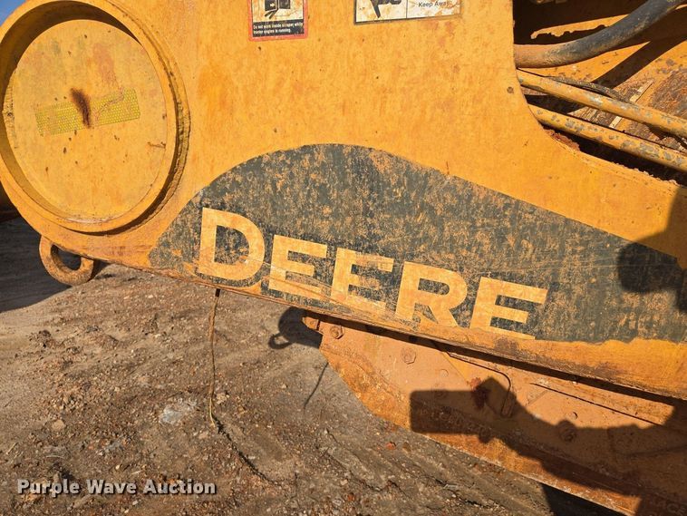 image for item EJ7399 2004 John Deere 1810E scraper